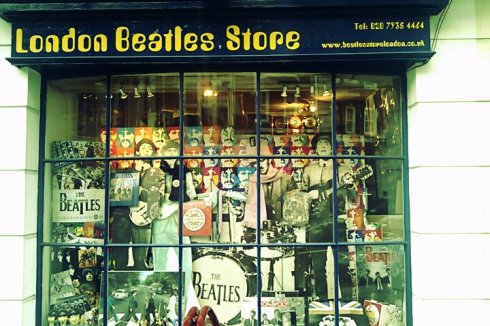 Vitrine du Beatles Shop-London-Frenchy a londres